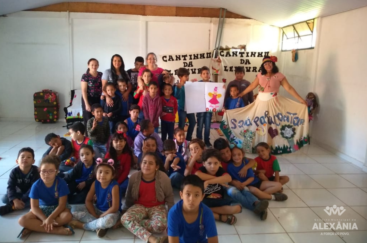 BiblioConto na Escola Irenize