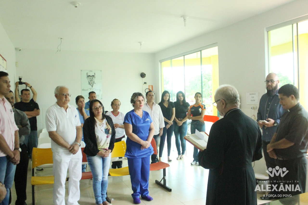 Bispo Dom João Wilk visita o Hospital Municipal