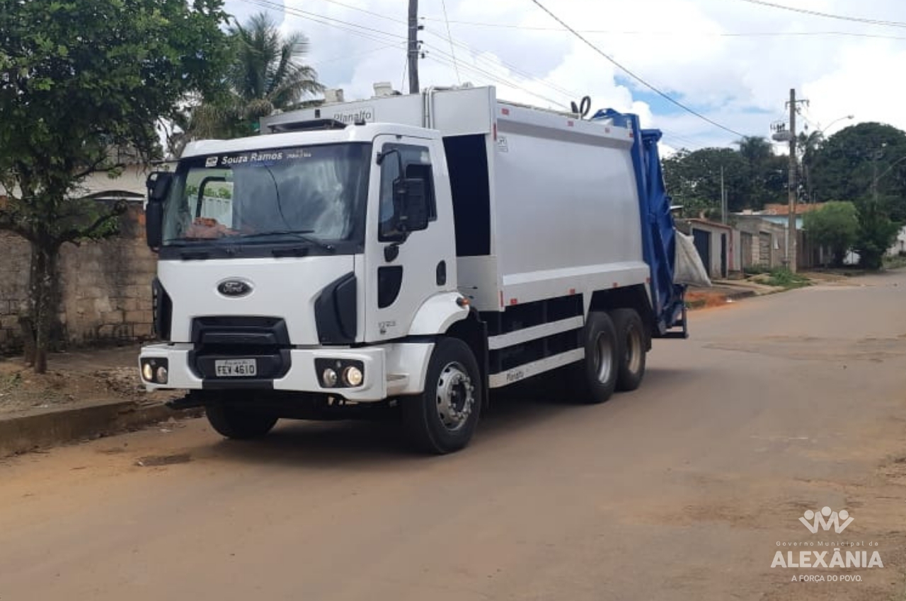 Novo caminhão para ajudar na coleta de lixo