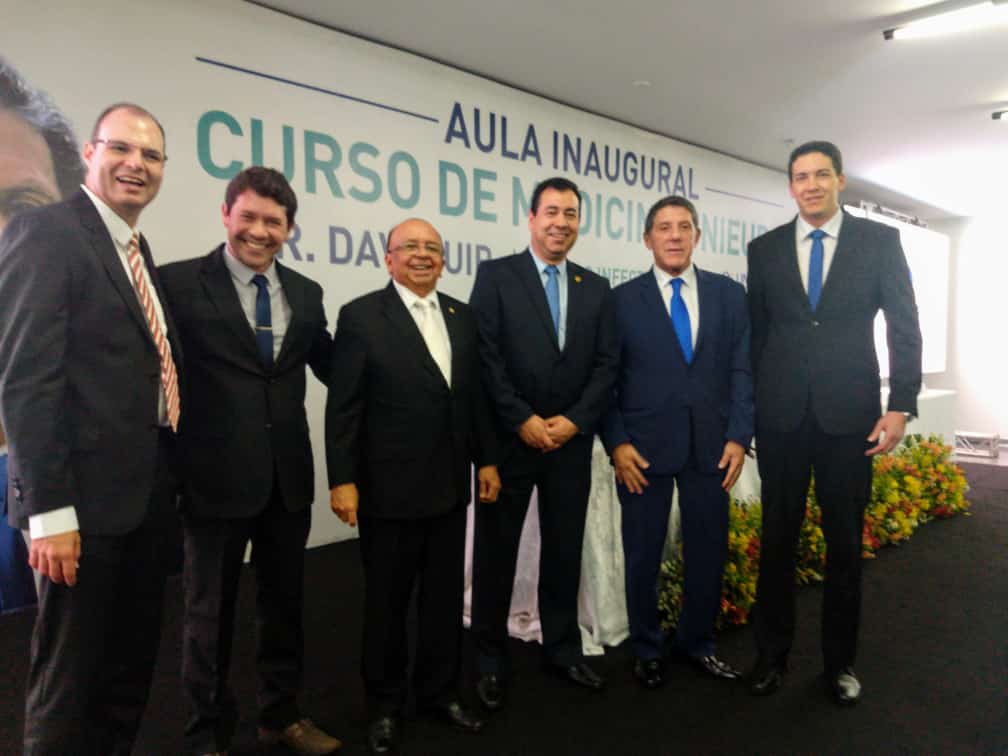 Equipe do executivo participa de aula inaugural do curso de medicina - Unieuro