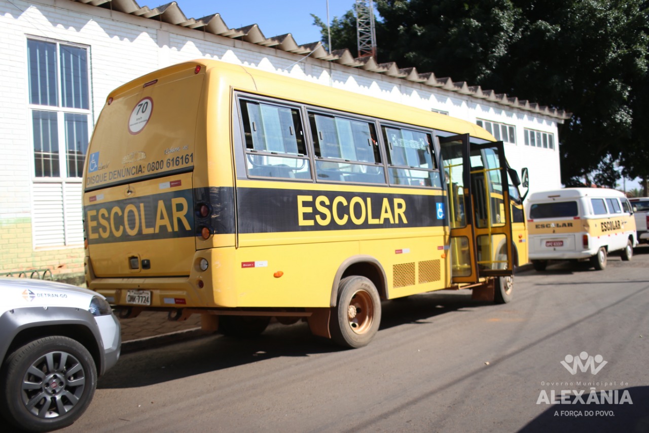 Detran vistoria carros do transporte escolar municipal