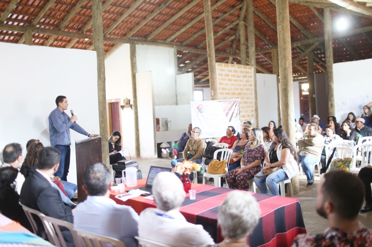 Olhos D'Água recebe encontro de gestores de bibliotecas