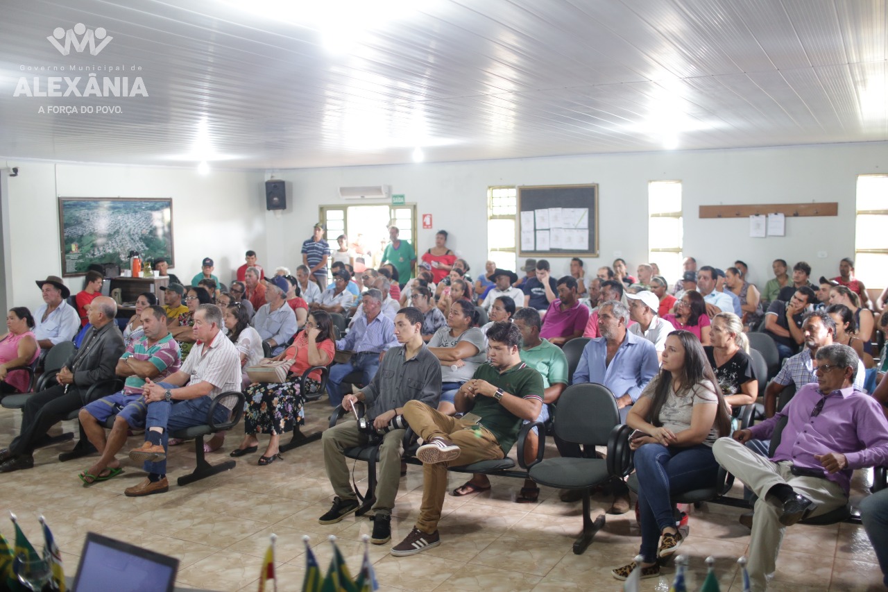 Governo de mãos dadas com feirantes