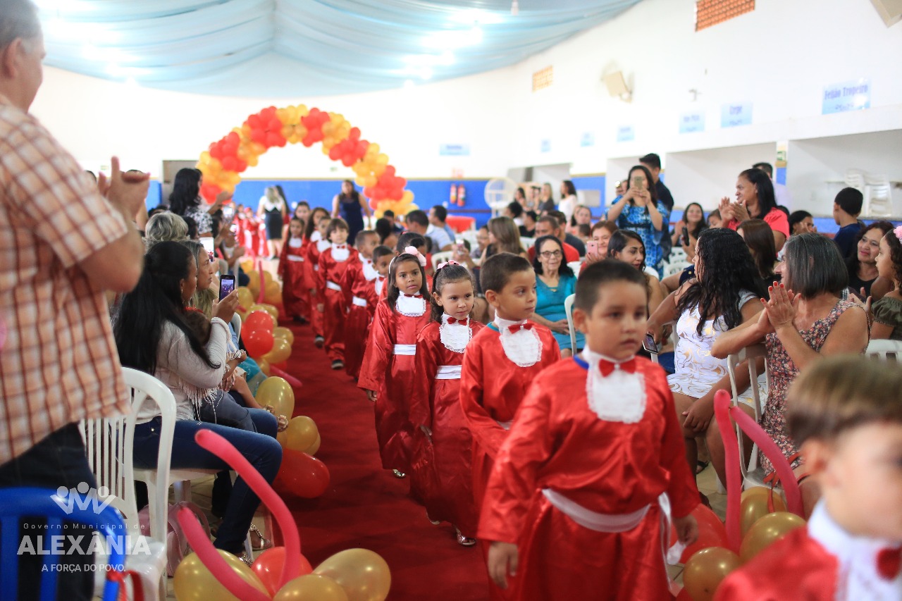 Formaturas das Escolas Municipais e Estadual