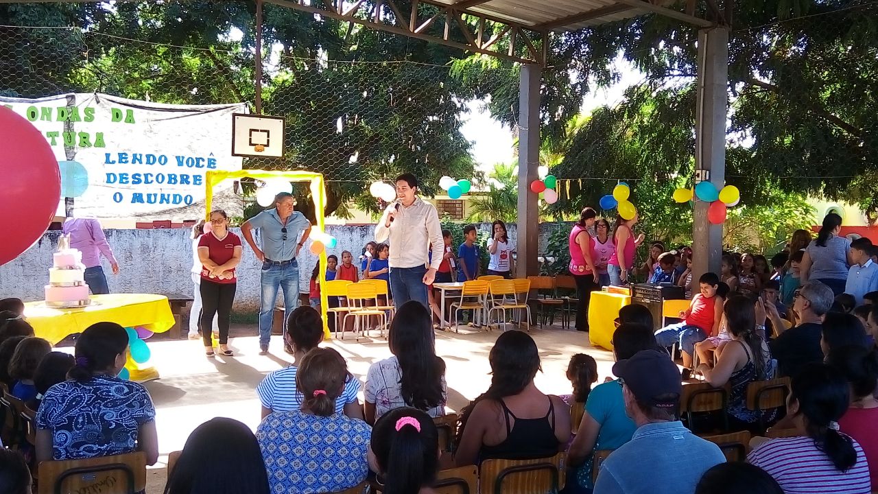 Comemorações no aniversário da Escola Municipal Onélia de Oliveira