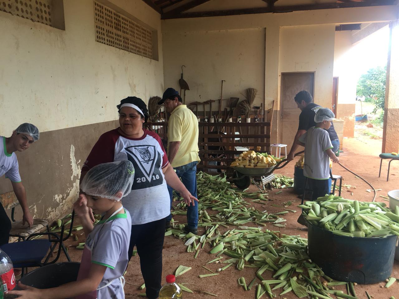 Oficinas na Escola Municipal Agrícola Lothar Schiller