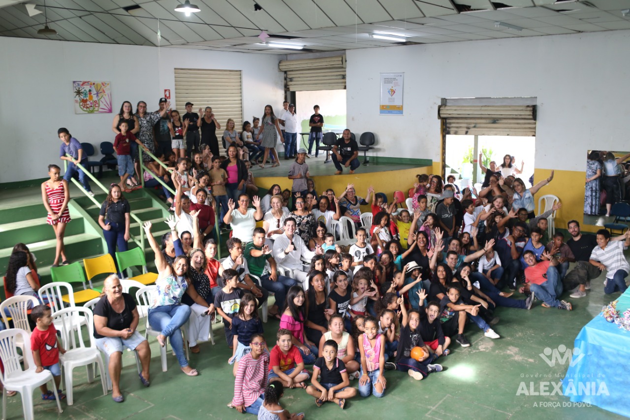 Em clima de festa e muita alegria, o CRAS comemorou hoje a Páscoa com os atendidos pelo serviço