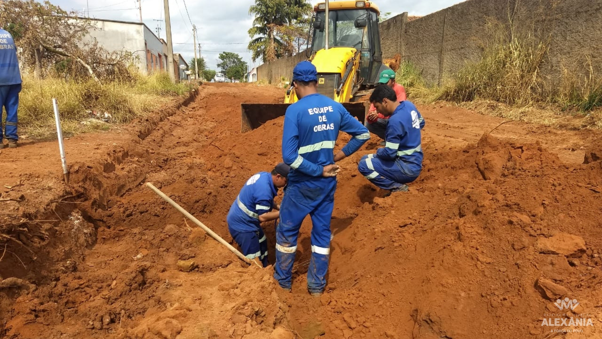 Trabalhando em conjunto para melhorar o abastecimento de água no Jardim Esperança