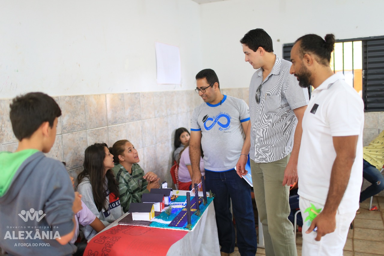 Feira Cultural na Escola Municipal Sebastiana Maria de Jesus