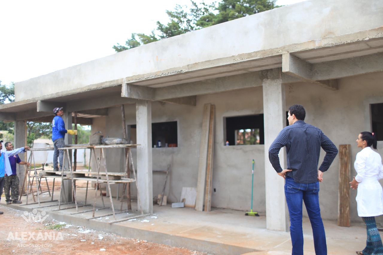 Prefeito Allysson visita obras e manutenção no HMA